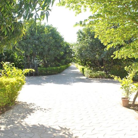 Gir Jungle Lodge Sasan Gir Luaran gambar